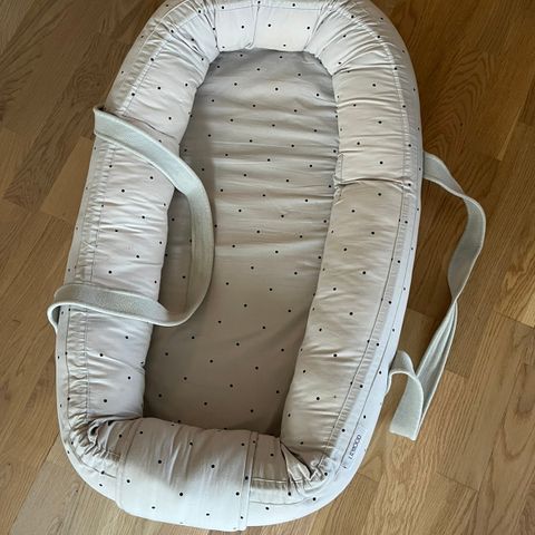 Liewood babynest med håndtak