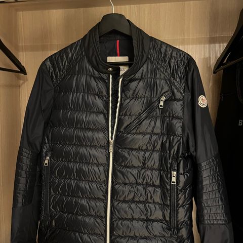 Moncler Andrieux jakke (size 2)