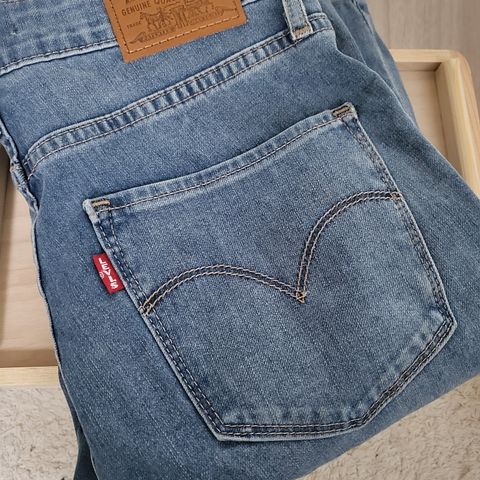 Ubrukt Levis high rise skinny bukse str 27/30