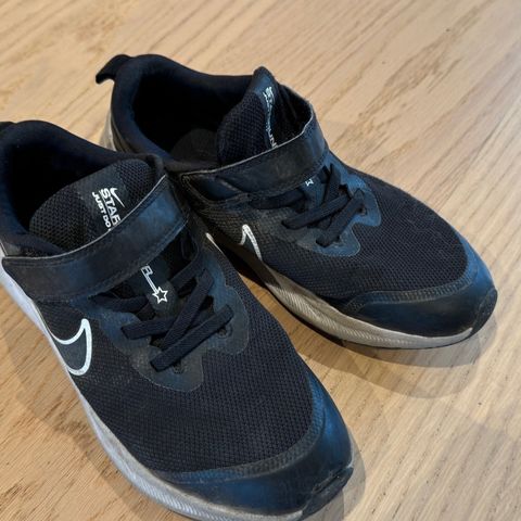 Nike joggesko til barn, brukt, størrelse 33, selges