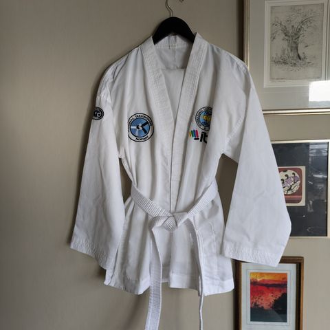 Taekwon-Do drakt, kompendie og hjelm