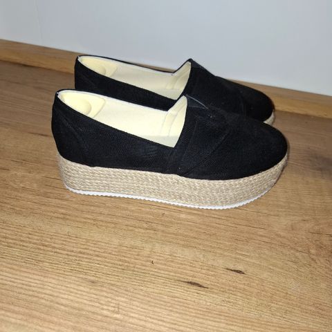 Ubrukte espadrillos i størrelse 37