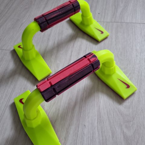 Nike pushup grips