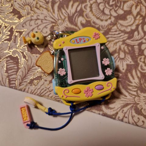 Littlest Pet LPS tamagotchi