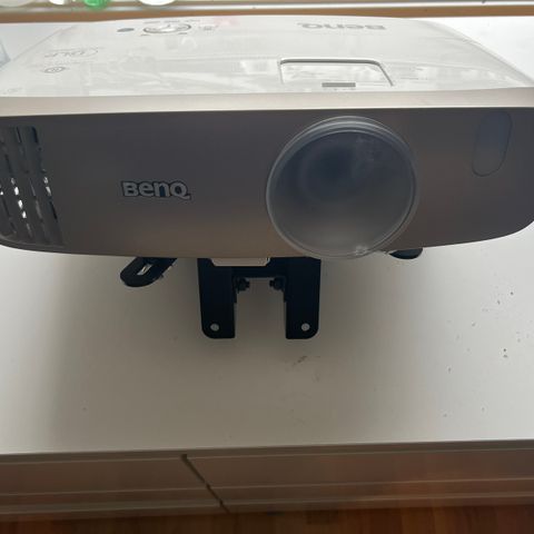 BenQ W2000 prosjektor