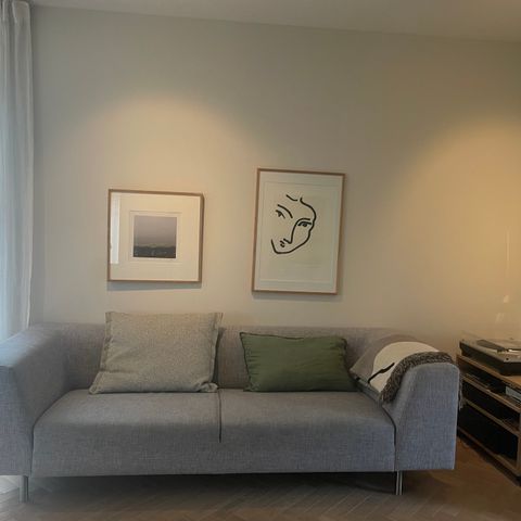 Grå Bolia Less 2,5 seter sofa selges