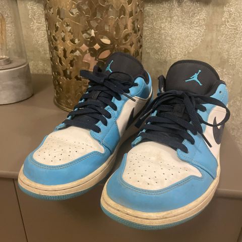 Air Jordan 1 Low UNC