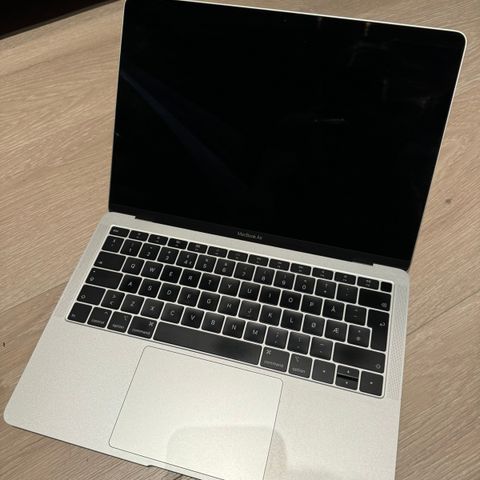 Apple MacBook Air 2019 8GB ram 128GB ssd