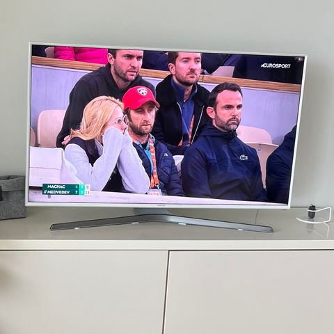 RESERVERT 42’’ Samsung TV med Chrome cast