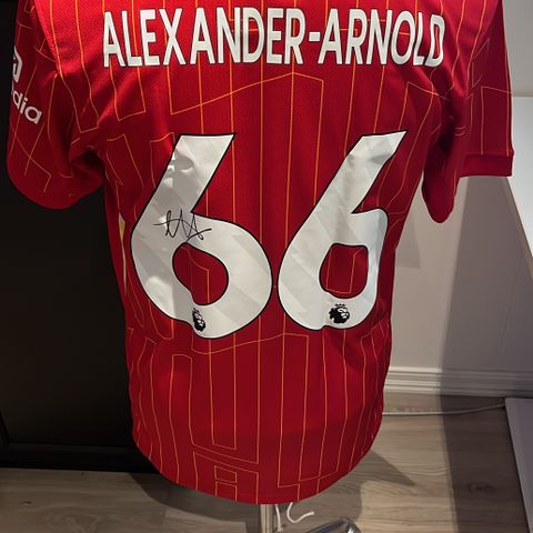 Signert Alexander-Arnold / liverpool