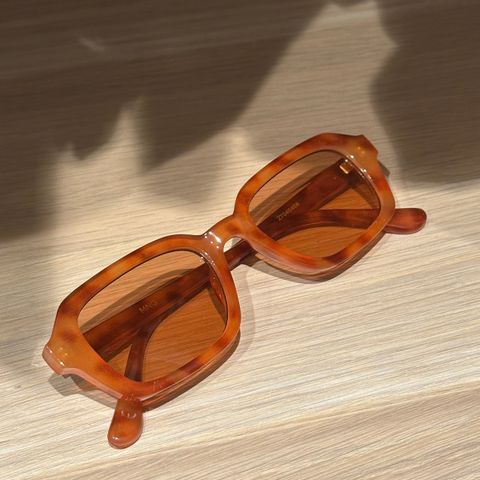 Solbrille fra Mango