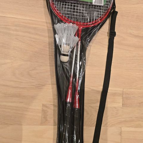 Ubrukt badmintonsett