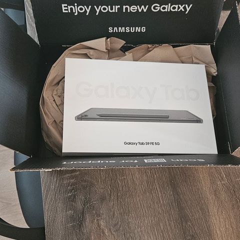 Uåpnet / fabrikk ny SAMSUNG GALAXY TAB S9 FE WIFI + 5G