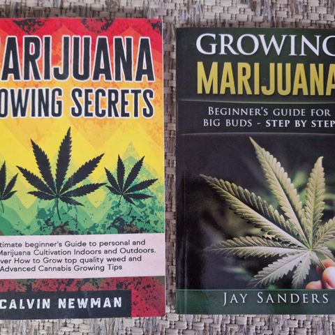 2 bøker selges samlet om marijuana / Growing Marijuana books