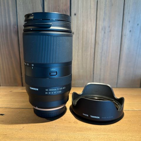 Tamron 18-300mm f/3,5-6,3 DI III-A VC VXD til Fujifilm X