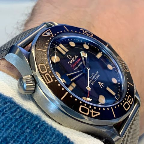 Omega Seamaster 300 007 No Time To Die selges