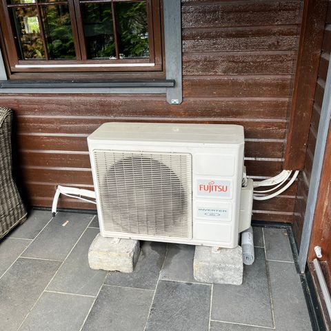 Fujitsu splitt varmepumpe 6,3 kW - to innedeler på en utedel