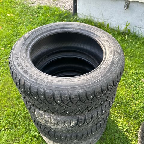 185/60 R15 vinterdekk