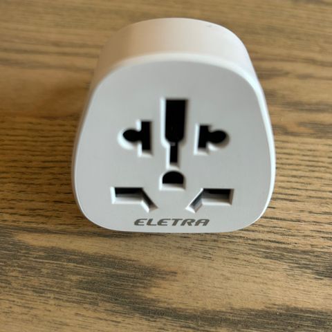 Travel adapter - reise adapter