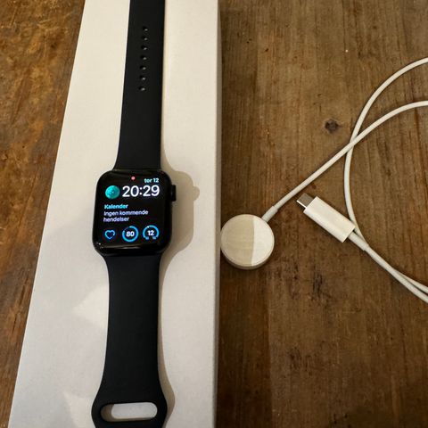 Apple Watch SE (2nd gen) nesten UBRUKT batteritilstand: 100% !