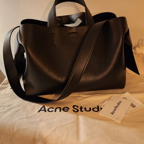 Acne musubi midi tote