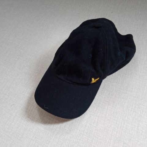 Lyle & Scott ull caps 50%