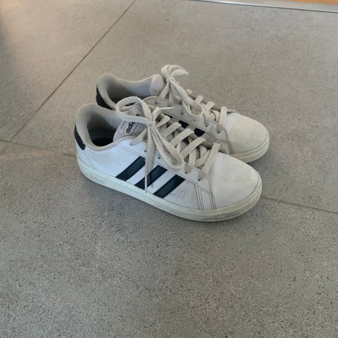 Adidas sko 35 1/2