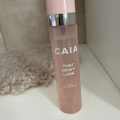 Caia that dewy look setting spray