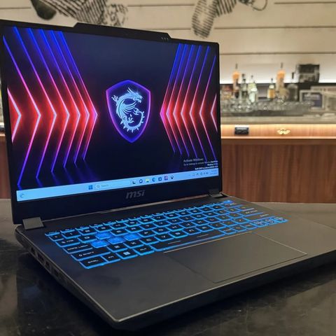 MSI Cyborg 14" | Gaming Laptop - RTX 4060 - i7-13620H