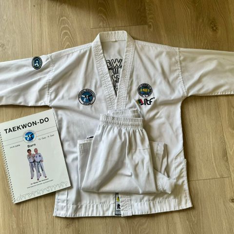 TAEKWON-DO drakt og bok