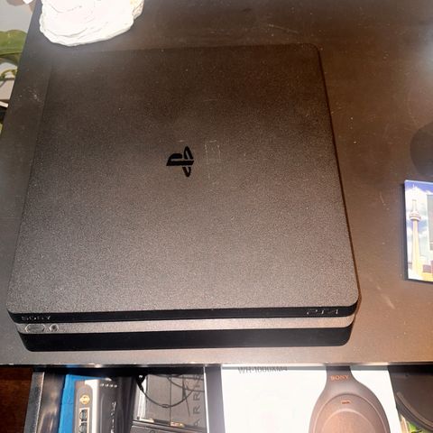 PS4 slim til salg