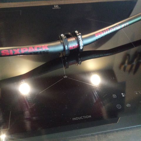 Sixpack racing Millenium 805 styre med stem