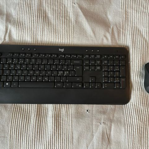 Logitech MK540 Trådløst tastatur og mus