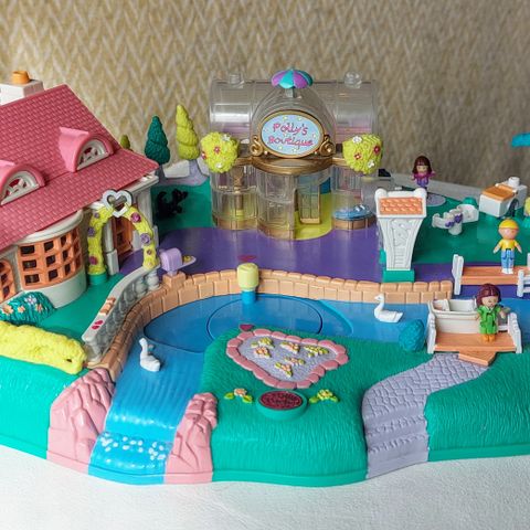 Polly Pocket Magical Movin' Pollyville-1996.