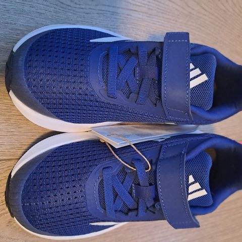 ADIDAS  Joggesko  Str 30. UBRUKT