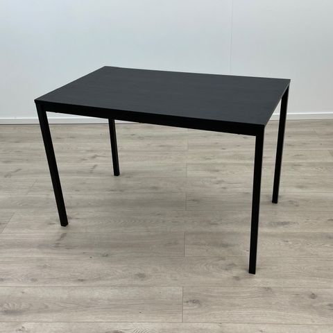 IKEA TÄRENDÖ skrivebord