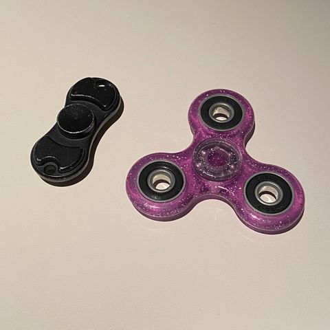 2 fidget spinner