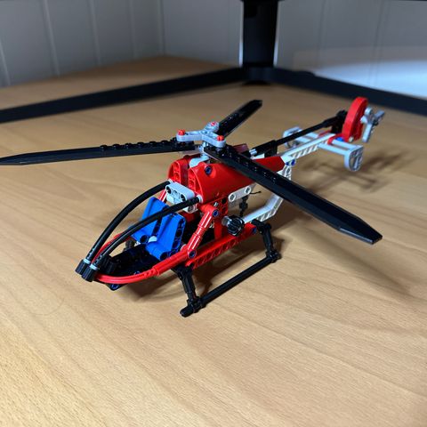 Lego Technic 8046 - Helicopter