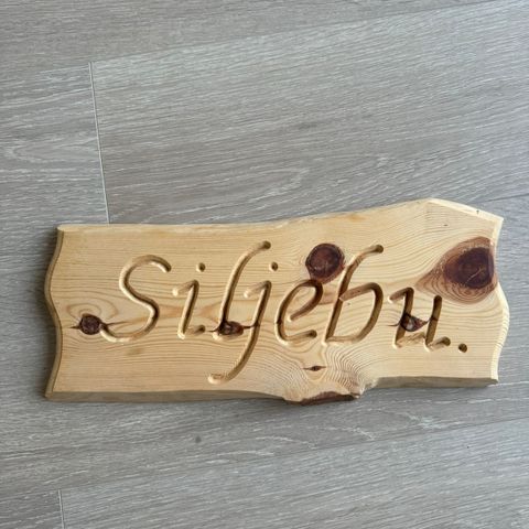 «Siljebu» hytteskilt