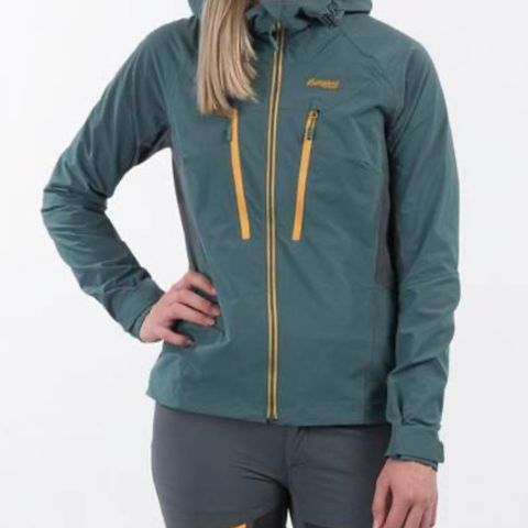 ØNSKES KJØPT  Bergans Cecilie mountain softshell jakke