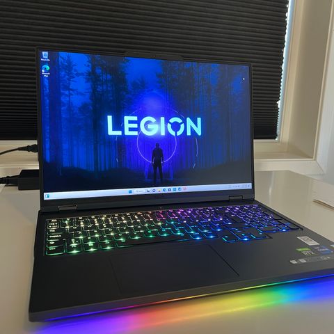 Lenovo Legion Pro 7i Laptop + Accessories (240 Hz, RTX 4080, i9, 32 GB, 1 TB)