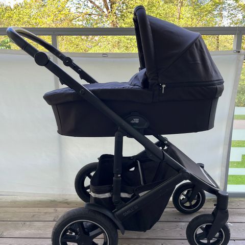 Britax Smile 3 med liggedel, sittedel og tilbehør