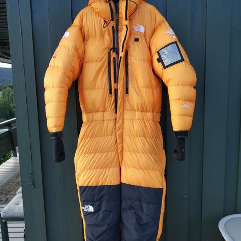 The North Face Himalayan 800 suit Scooter, pilke dress etc.