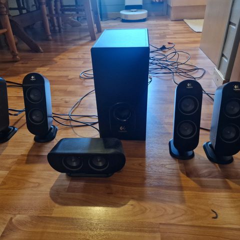 Logitech pc høytalere  5x1