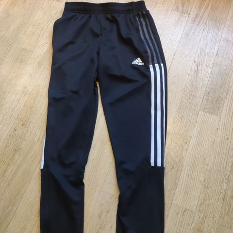 Adidas treningsbukse 11-12 år