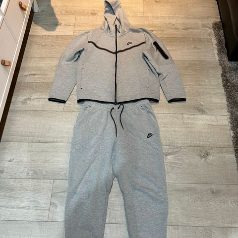 Nike tech fleece