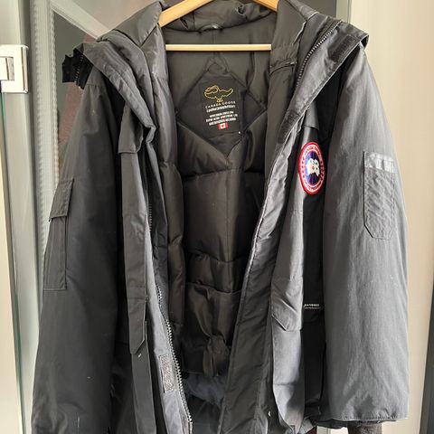 Lite brukt Canada Goose parkas i god tilstand