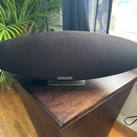 Bowers & Wilkins Zeppelin 2022