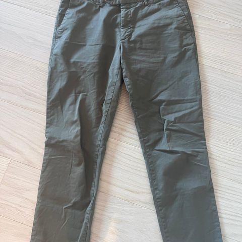 Oscar Jacobsen chinos