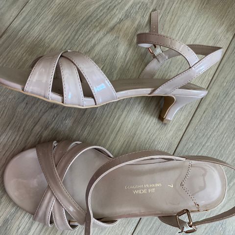 Dorothy Perkins wide fit sandaler